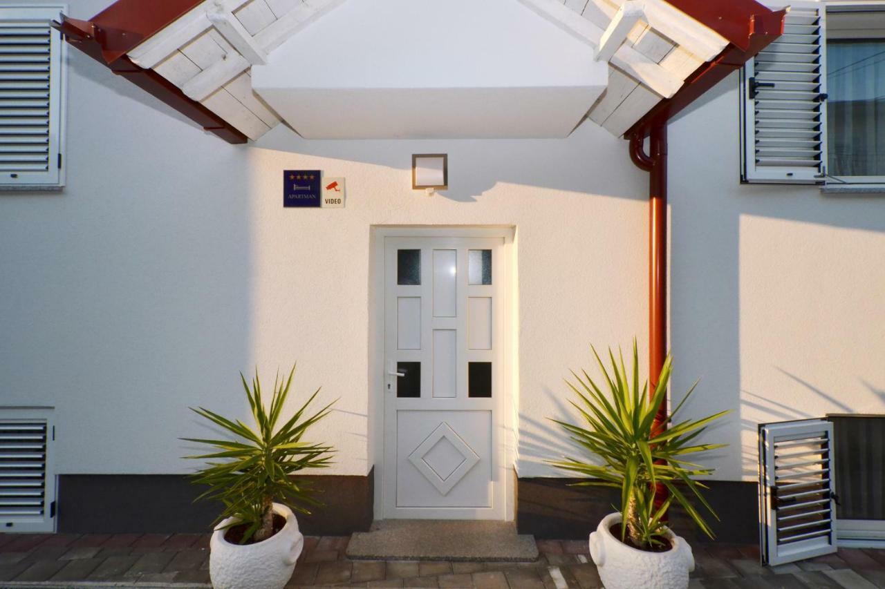 Apartment Silva With A View Of Sea Trogir